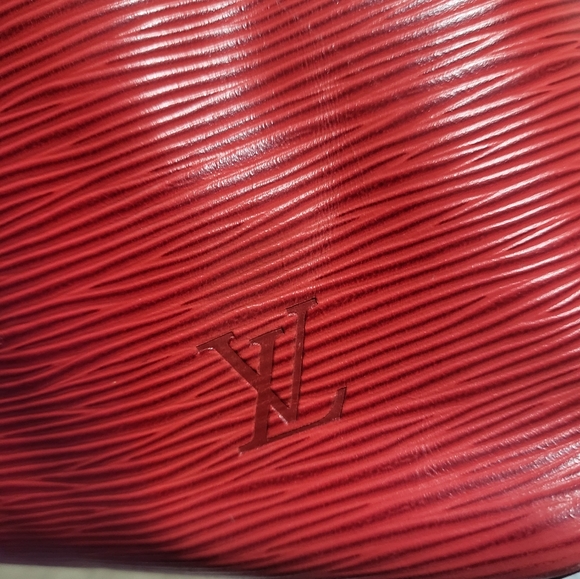 Louis Vuitton Epi Noe GM Bucket Bag Red/ Black - Picture 7 of 8